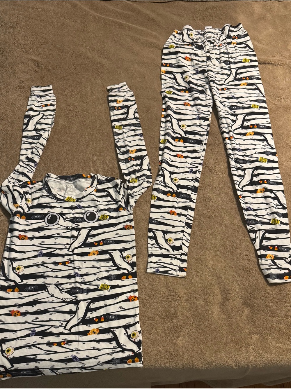 The Children’s Place Kids Halloween Pajama Set with Orange Accents Sz 12
